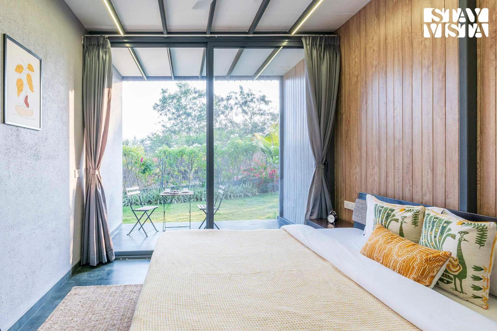 Stayvista'S Celeste Villa - Hill-View Retreat With Infinity Pool Nashik Bagian luar foto