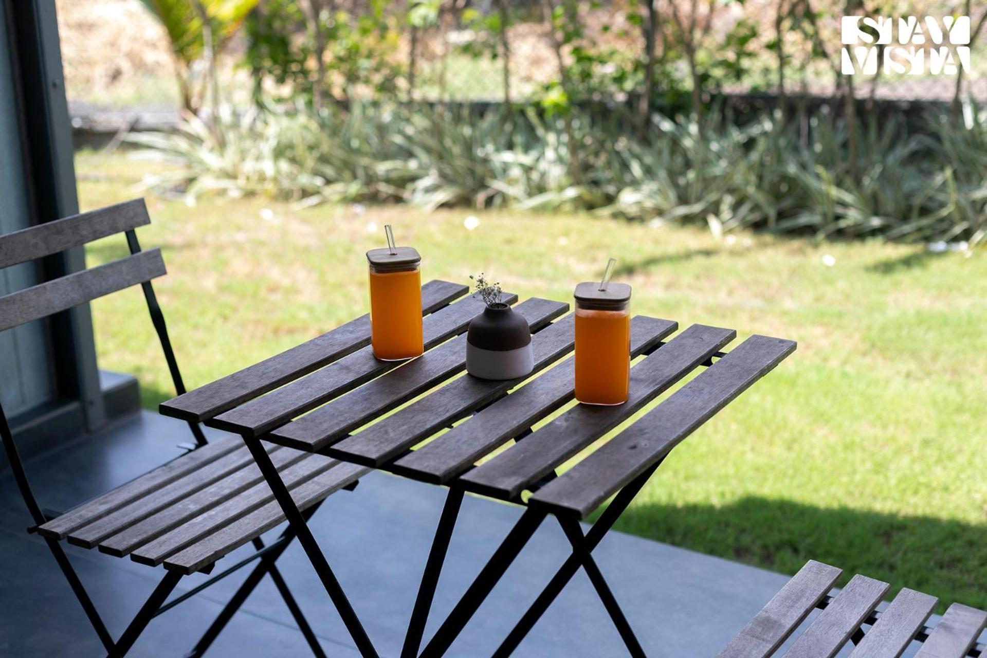 Stayvista'S Celeste Villa - Hill-View Retreat With Infinity Pool Nashik Bagian luar foto
