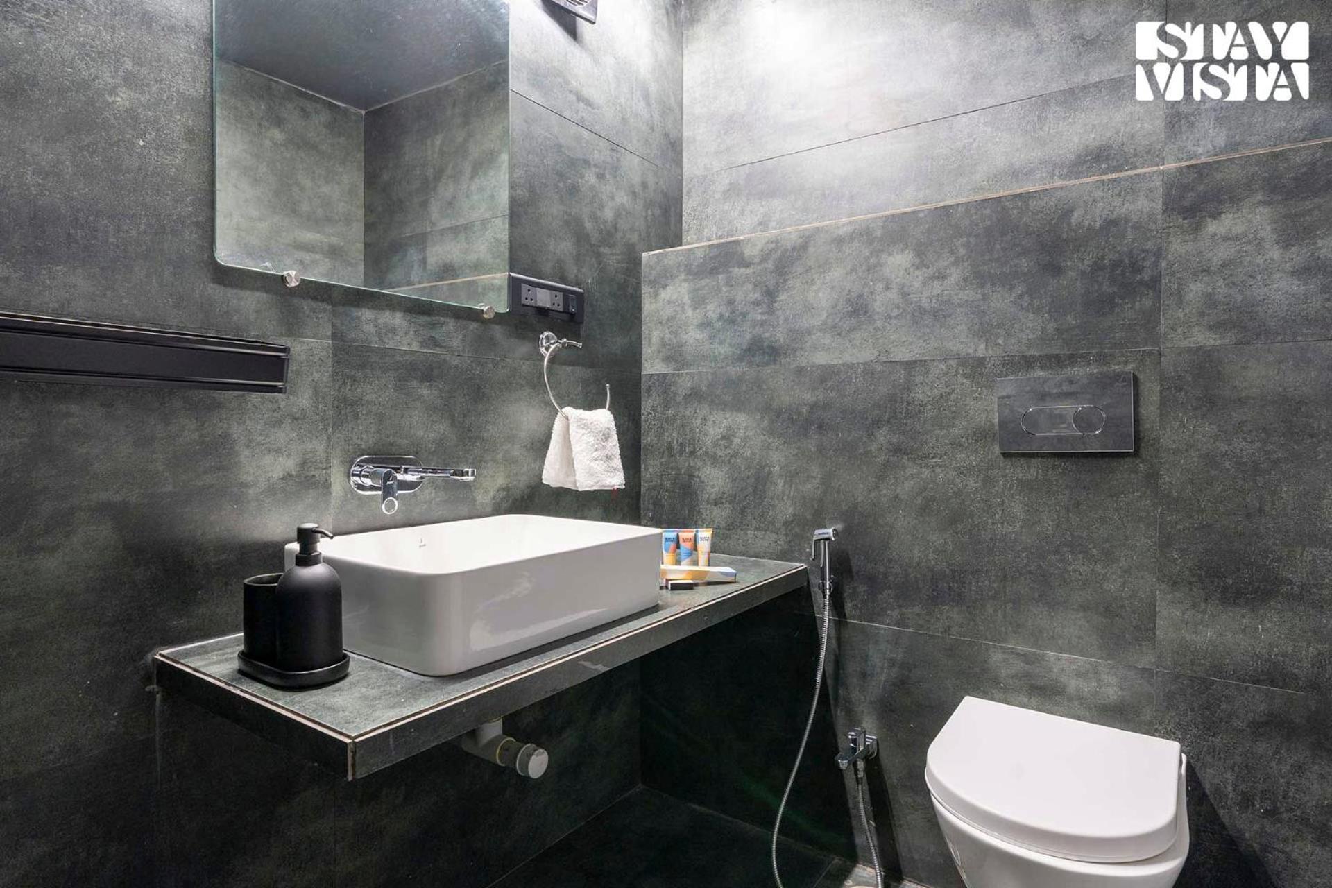 Stayvista'S Celeste Villa - Hill-View Retreat With Infinity Pool Nashik Bagian luar foto