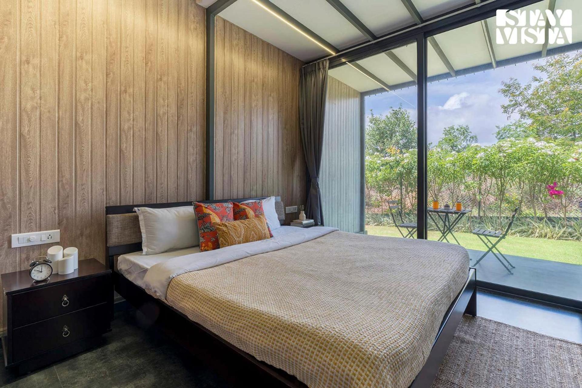 Stayvista'S Celeste Villa - Hill-View Retreat With Infinity Pool Nashik Bagian luar foto
