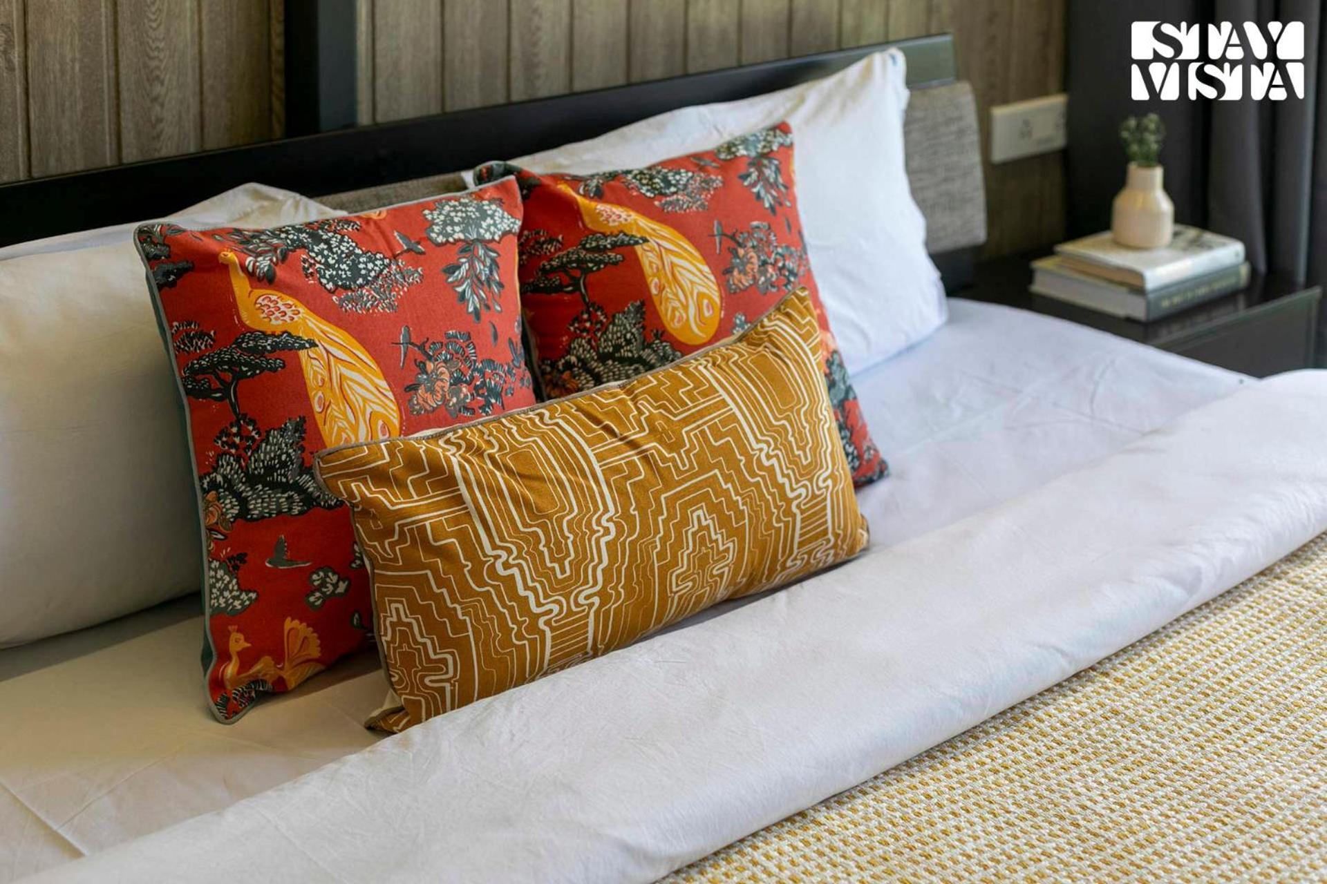 Stayvista'S Celeste Villa - Hill-View Retreat With Infinity Pool Nashik Bagian luar foto