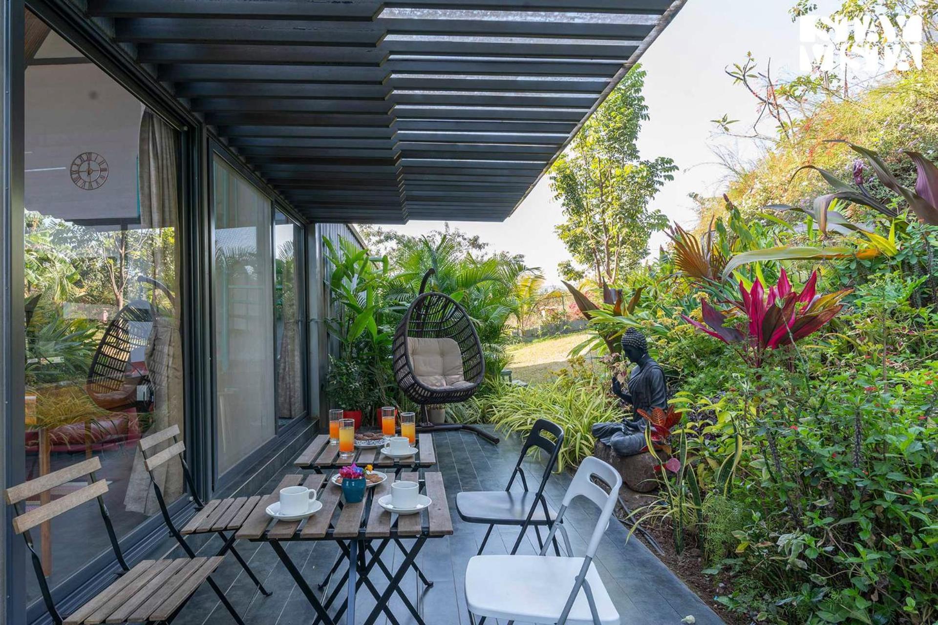 Stayvista'S Celeste Villa - Hill-View Retreat With Infinity Pool Nashik Bagian luar foto